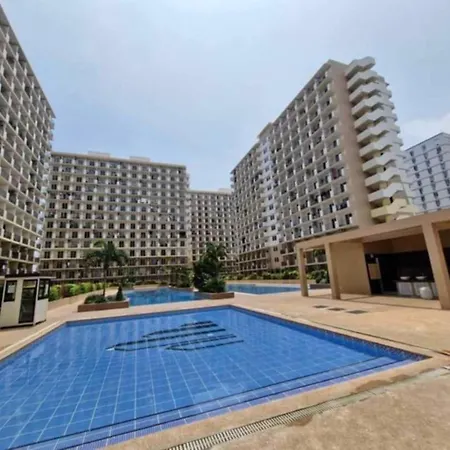 Ocean Breeze Condo In Lapu-Lapu - Private Room With Balcony